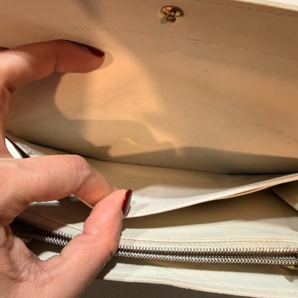 Louis Vuitton Sarah Wallet Monogram Vernis Pearl Ivory Patent - Picture 12 of 13